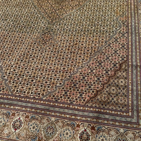 Persian Rug - Picture 6 of 11